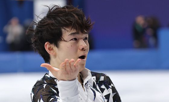 연기 펼치는 카기야마 유마