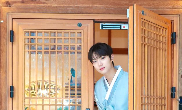 조준영, 곱디 고운 한복 자태