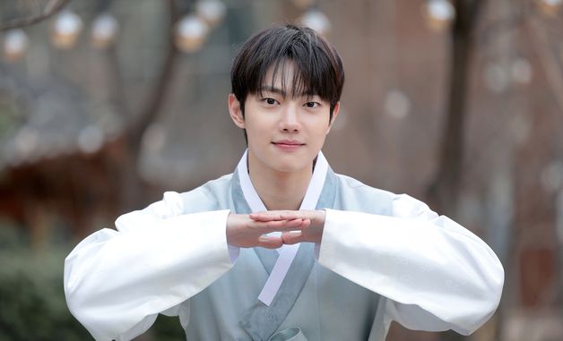 새해 인사 하는 조준영