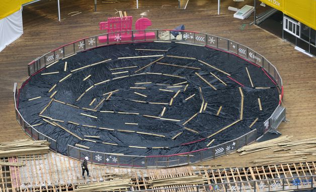 시즌 마치고 철거되는 서울광장 스케이트장