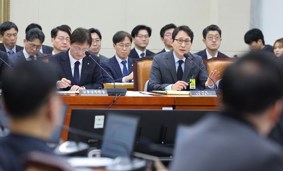 빗썸 긴급현안질의 답변하는 이재원 대표