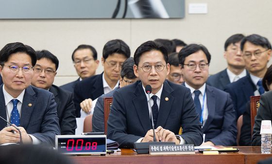 배경훈 부총리 겸 과기부 장관, 질의 답변