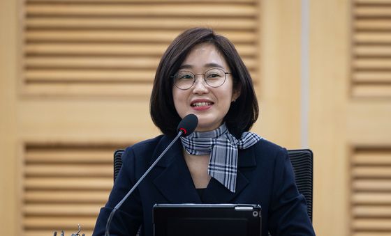 취재진 만난 김재연 진보당 상임대표