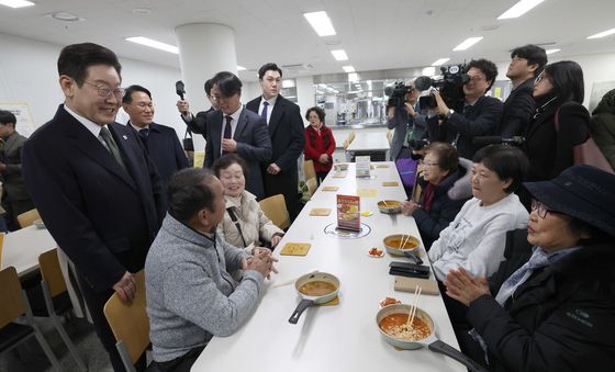 그냥드림 나누면 코너 방문한 이재명 대통령