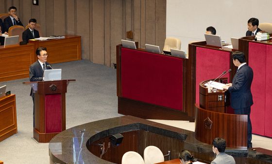 황명선 의원 질의 답하는 김민석 총리