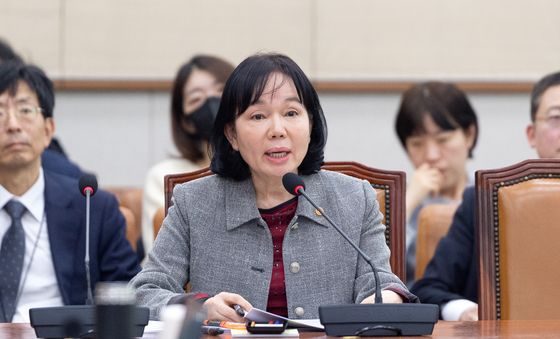 법사위 답변하는 송경희 개인정보보호위원장