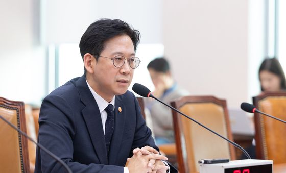 답변하는 배경훈 부총리