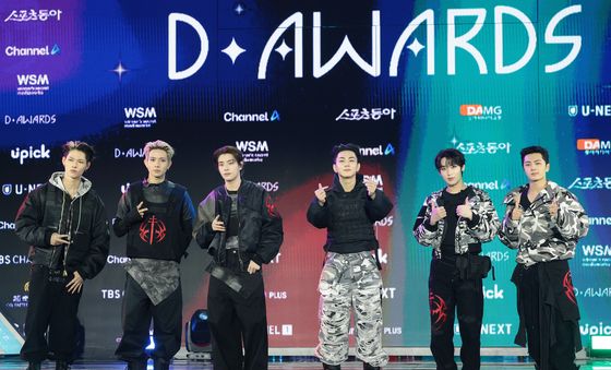 엔하이픈, 디 어워즈 출격