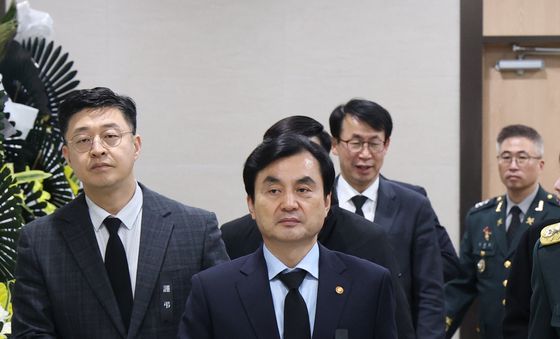 국군수도병원 장례식장 찾은 안규백 장관