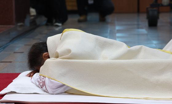 더 낮은 곳으로