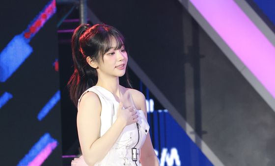 QWER 쵸단, 조심조심 입장