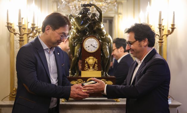 한불 식문화 교류 공로…이정근 리에코 창업자 佛 국회 메달 수여