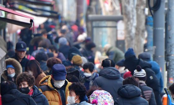 설 앞두고 붐비는 죽도시장