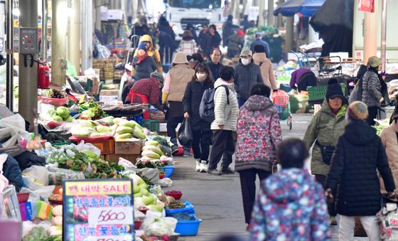 설 앞둔 죽도시장 '북적북적'