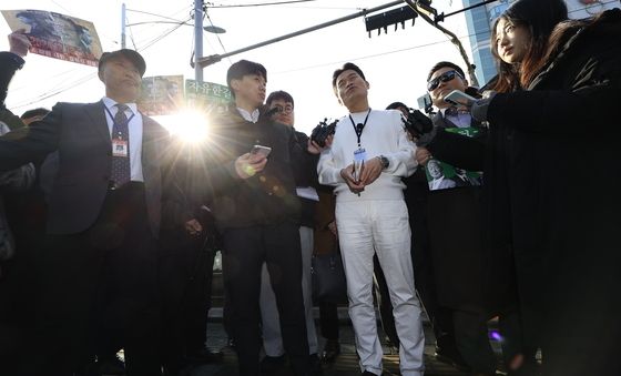 입장 밝히는 전한길