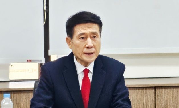 TK 행정통합 입장 밝히는 이강덕