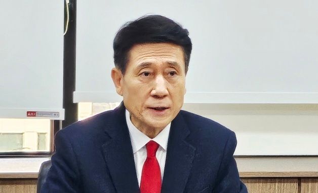 TK 행정통합 입장 밝히는 이강덕