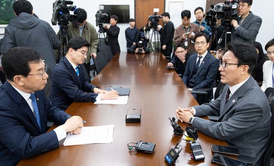 김민석 총리, 국회 찾아 행정통합 논의