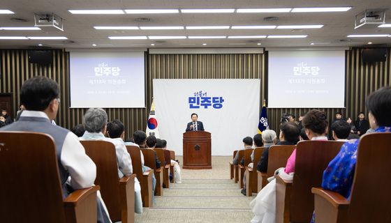 의총 모두발언하는 정청래 대표