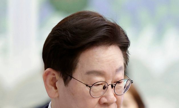 이재명 대통령 '수석보좌관회의 참석'