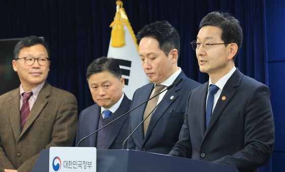 헌법존중 정부혁신 TF 조사결과 발표하는 윤창렬 국무조정실장