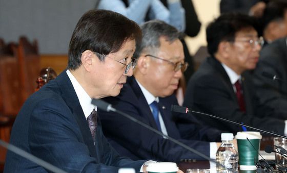 간담회 발언하는 이찬진 금감원장