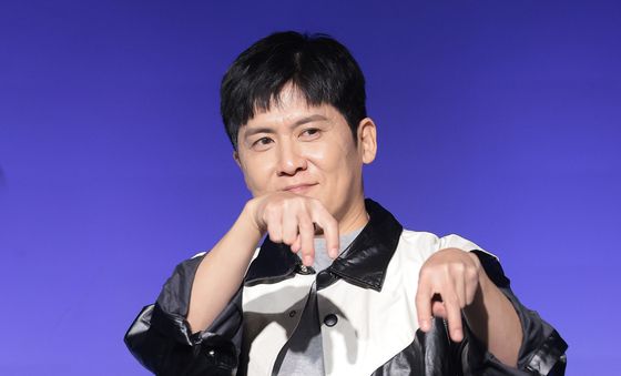 홍경민, 아묻따밴드 베이스