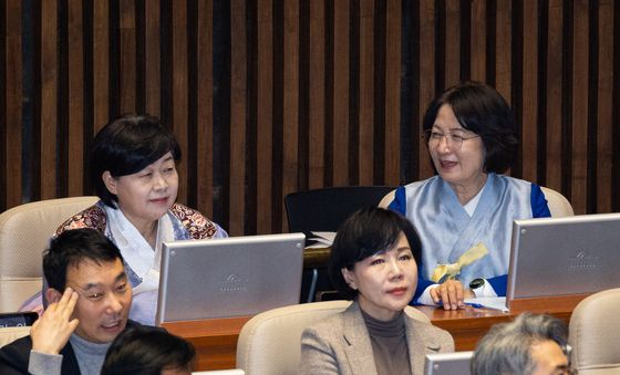 대화 나누는 추미애·서영교