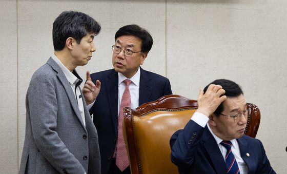 논의하는 행안위 여야 간사