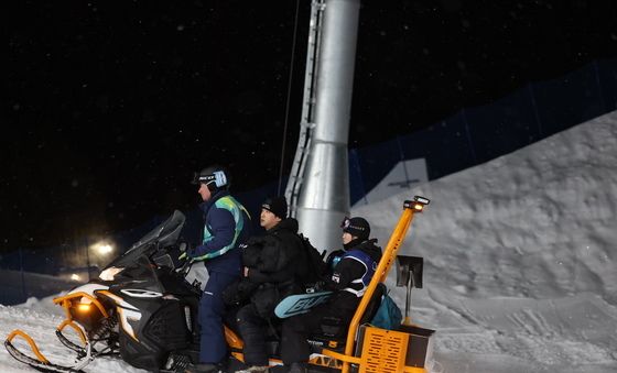 결선 1차전서 추락한 최가온