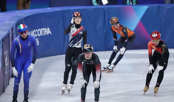결과 확인하는 임종언·좌절하는 린샤오쥔