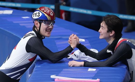 신동민과 기쁨 나누는 임종언