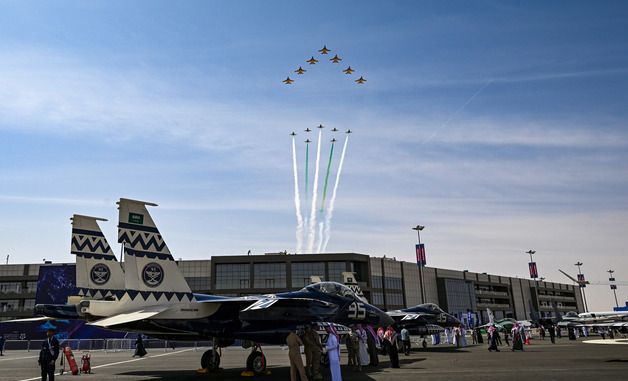 블랙이글스·사우디 호크스 우정비행 행사