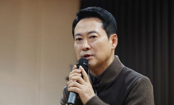 설맞이 봉사활동에 앞서 인사말하는 장동혁 대표