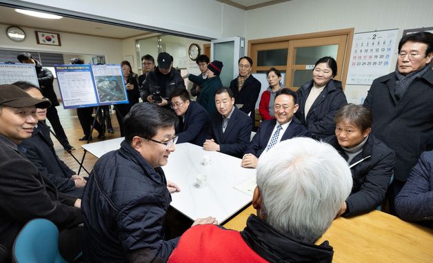 김성환 장관, 한강 상수원관리지역 햇빛소득마을 현장방문