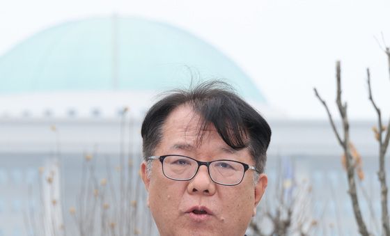 이화영 사건 진실 기자회견하는 서민석 변호사