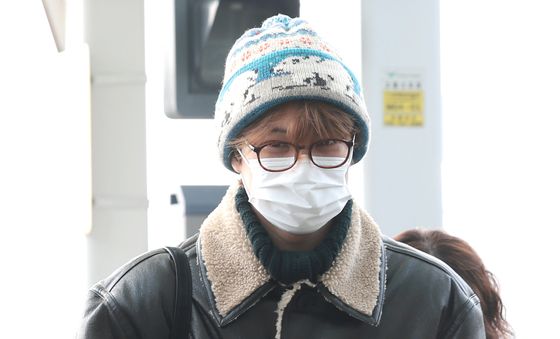 엑소 카이, 귀요미 모자쓰고 출국