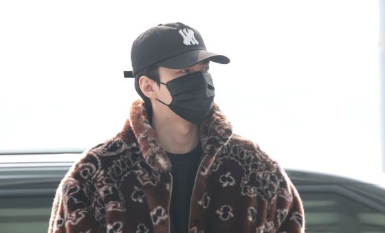 세훈, 퍼 재킷으로 포근하게