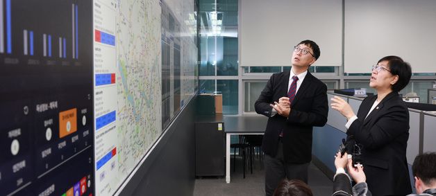 정은경 복지부 장관, 설 중앙응급의료센터 현장방문