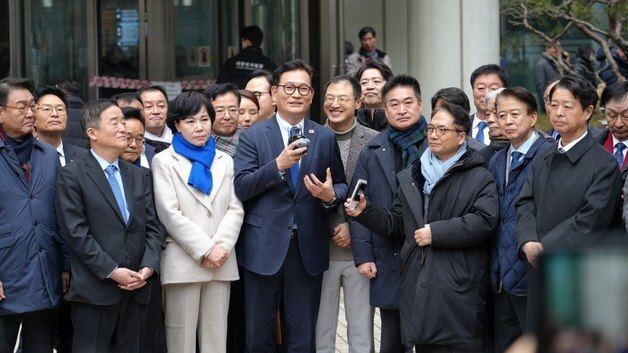 '돈봉투 의혹' 항소심 무죄 선고받은 송영길