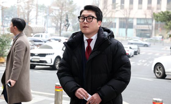 김민석 강서구 의원, 정치자금법 위반 고발인 조사 출석