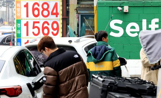 유류세 인하 두 달 더 연장