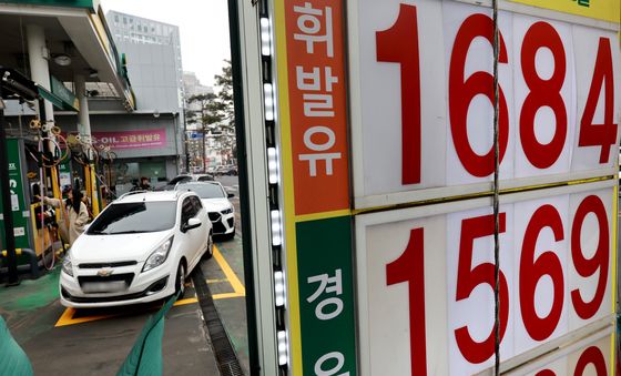 정부, 유류세 인하 '두 달 더 연장'