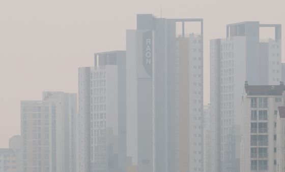 미세먼지로 뿌연 도심