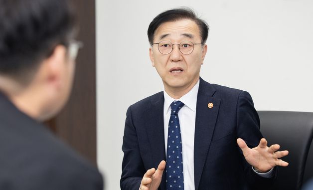 김윤덕 장관, 설 특별교통대책 점검