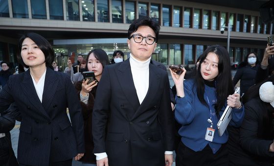 배현진 기자회견 마친 한동훈