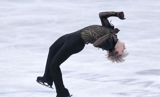 백플립 선보이는 일리야 말리닌