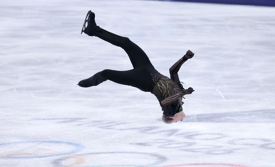 백플립 선보이는 일리야 말리닌