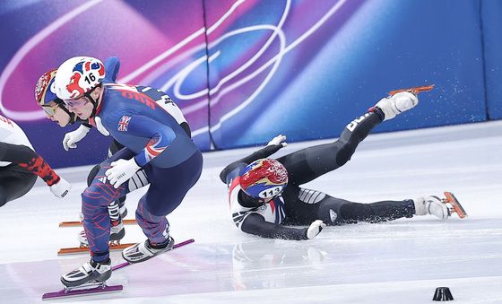 결승선 앞에 두고 넘어지는 임종언
