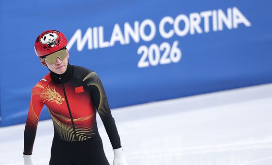 넘어진 린샤오쥔